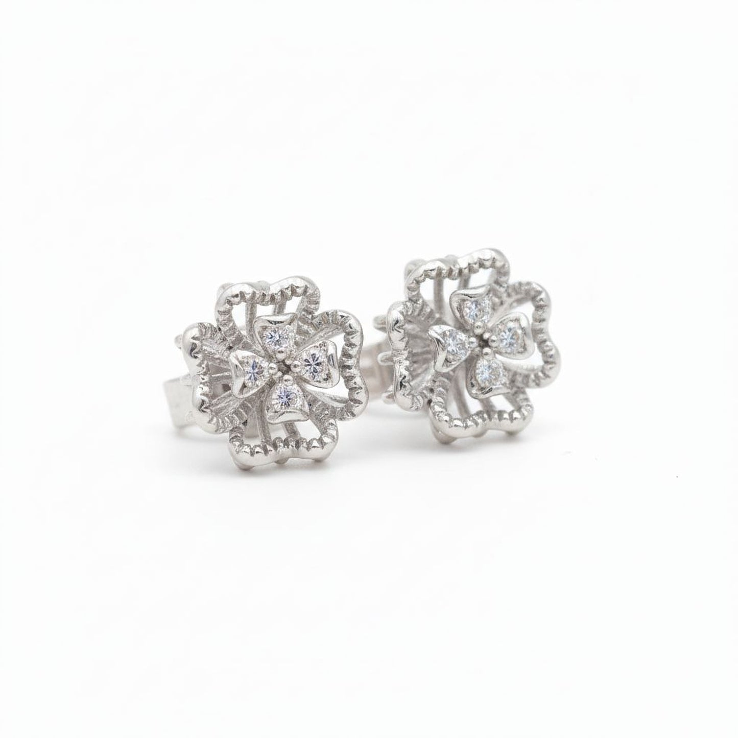 Elegant 925 Silver Earrings with Diamondđ Sparkle Classic Womenâs Jewelry, Timeless Design, Ideal for Gifts, Daily Wear & Special Events