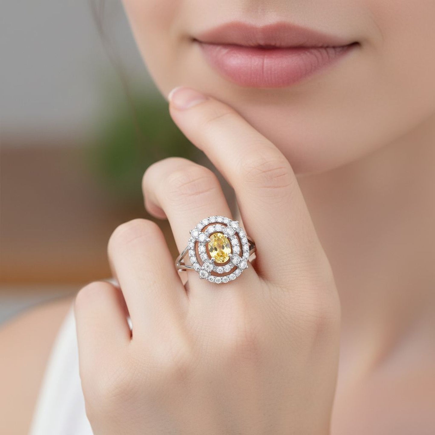 Elegant 925 Silver Ring with 0.6 Ct DEF VVS–VS Side Diamonds