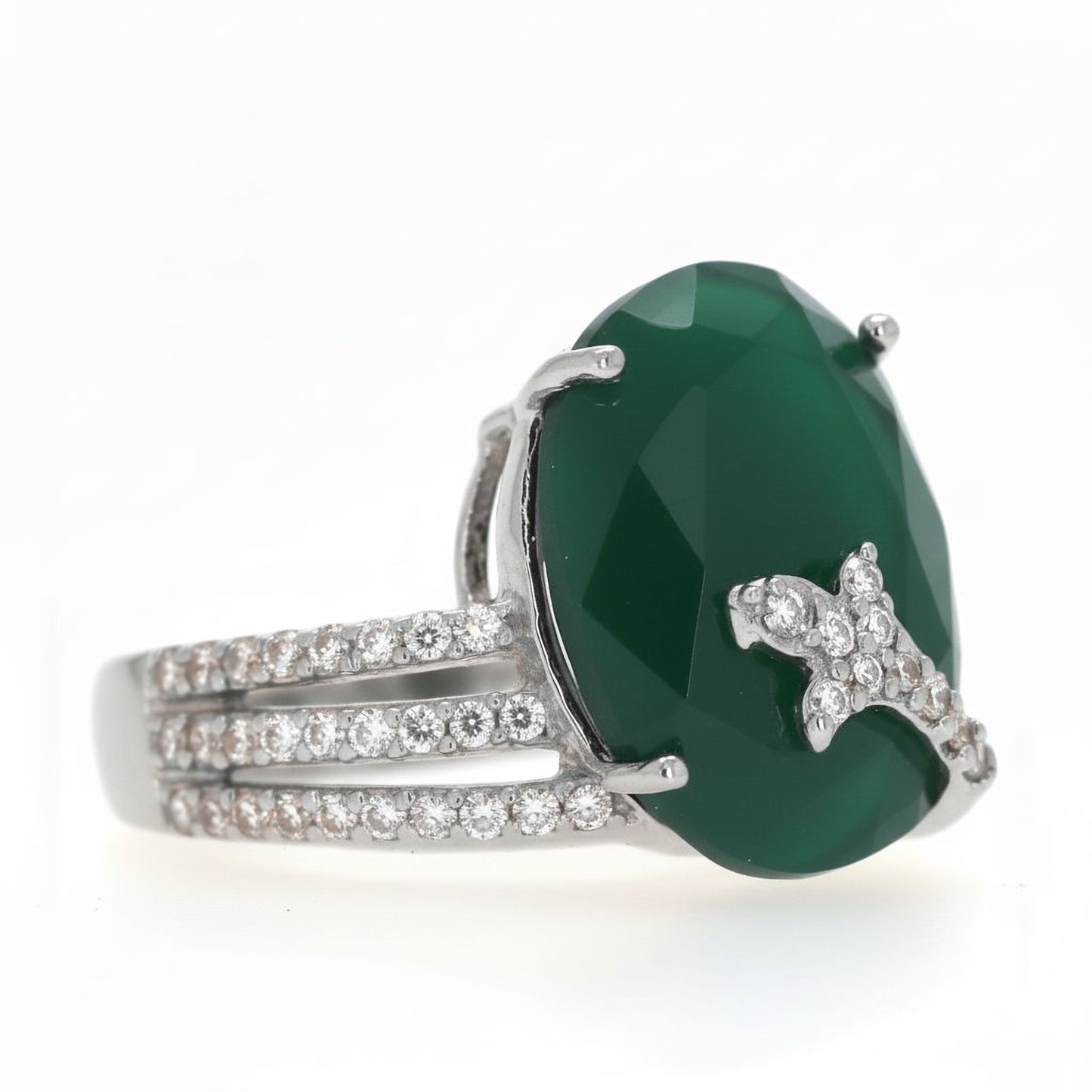 💎 Premium Green Onyx & Side Diamond Ring | 0.66 Ct | 925 Silver | DEF VVS–VS