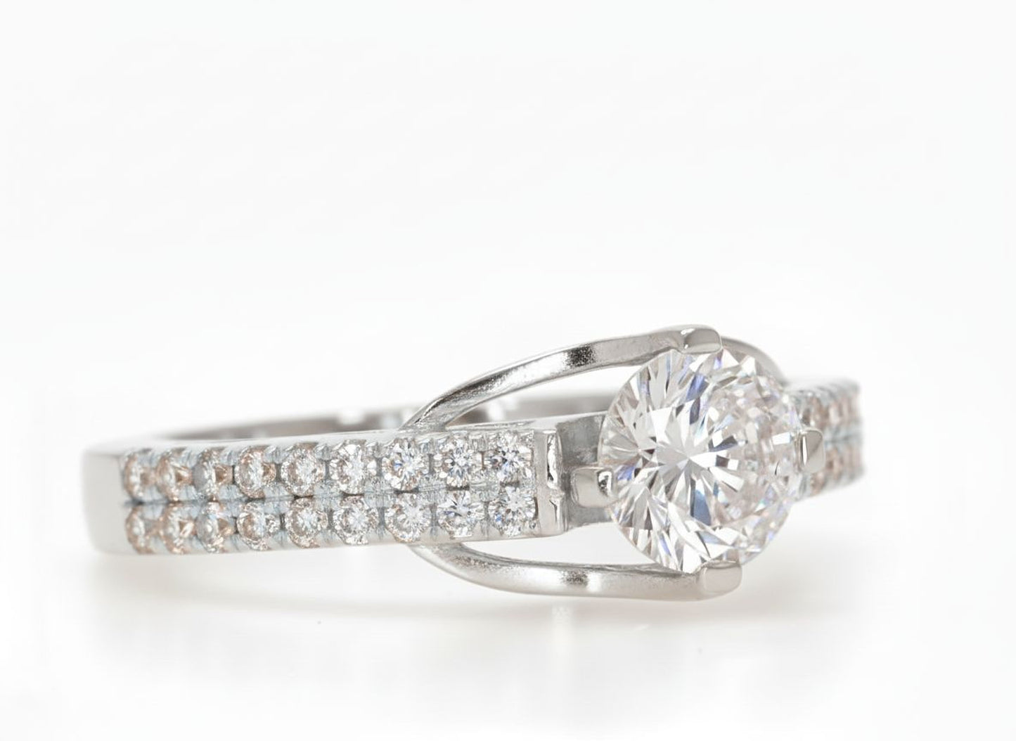 ✨ Premium 925 Silver Ring with 1.40 Ct Side Diamonds | DEF VVS–VS Quality